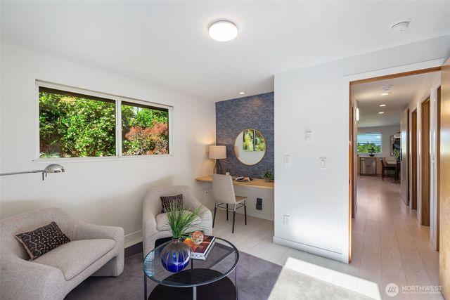 425 26th Avenue E, Seattle, WA 98112