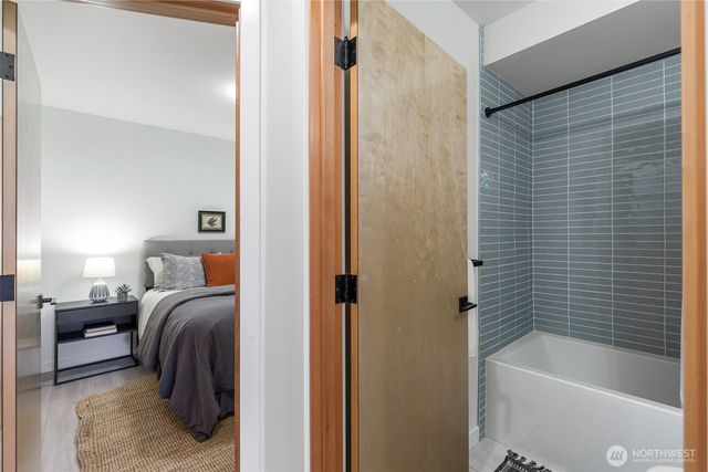 425 26th Avenue E, Seattle, WA 98112