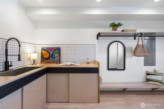 425 26th Avenue E, Seattle, WA 98112