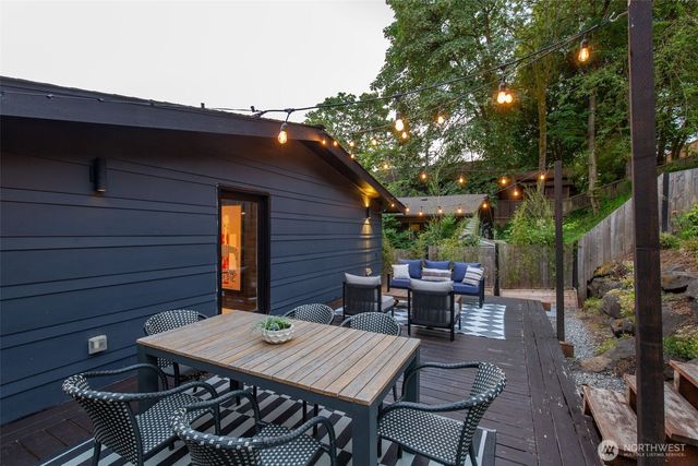 425 26th Avenue E, Seattle, WA 98112