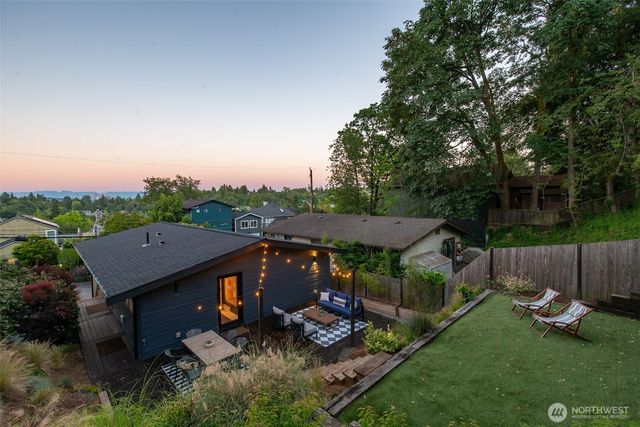 425 26th Avenue E, Seattle, WA 98112