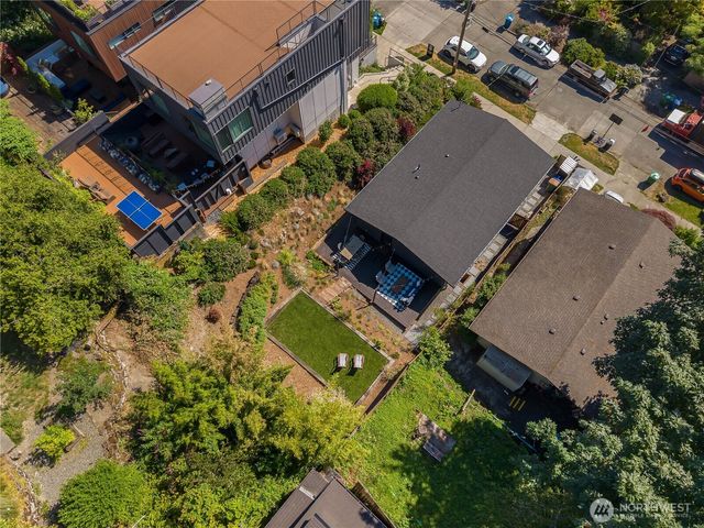 425 26th Avenue E, Seattle, WA 98112