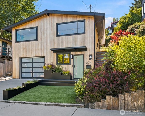 425 26th Avenue E, Seattle, WA 98112