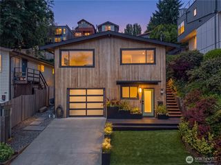 425 26th Avenue E, Seattle, WA 98112