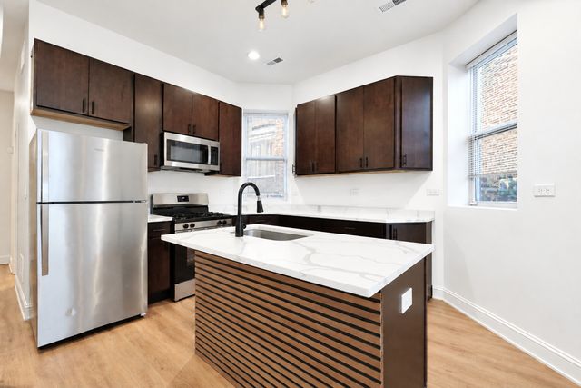 6613 S Vernon Avenue, Chicago, IL 60637