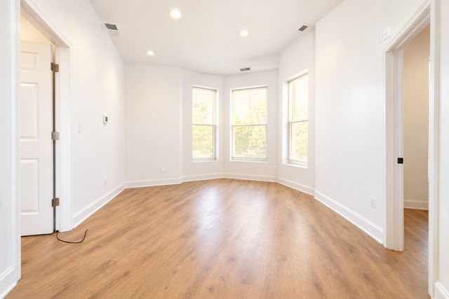 6613 S Vernon Avenue, Chicago, IL 60637