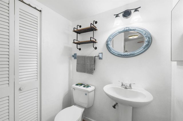 2102 NE 1st Way 103, Boynton Beach, FL 33435