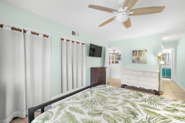 2102 NE 1st Way 103, Boynton Beach, FL 33435