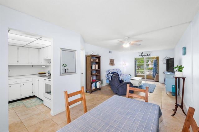 2102 NE 1st Way 103, Boynton Beach, FL 33435