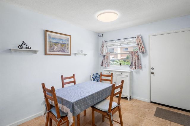 2102 NE 1st Way 103, Boynton Beach, FL 33435