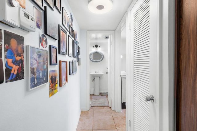 2102 NE 1st Way 103, Boynton Beach, FL 33435
