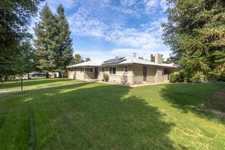 1530 W Roberts Avenue, Fresno, CA 93711