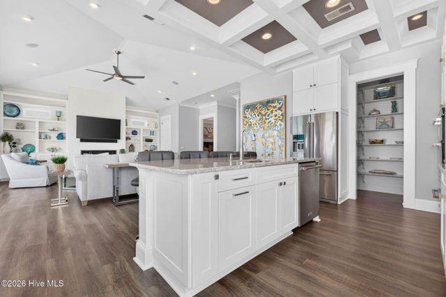 81 W 2nd Street, Ocean Isle Beach, NC 28469