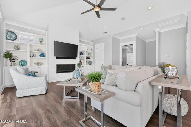 81 W 2nd Street, Ocean Isle Beach, NC 28469