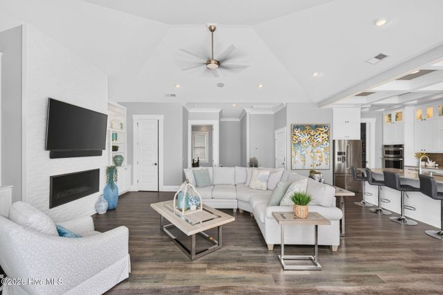 81 W 2nd Street, Ocean Isle Beach, NC 28469
