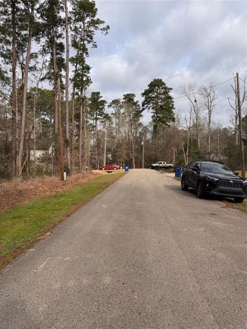 121 Indian Creek Cir Circle, Willis, TX 77378