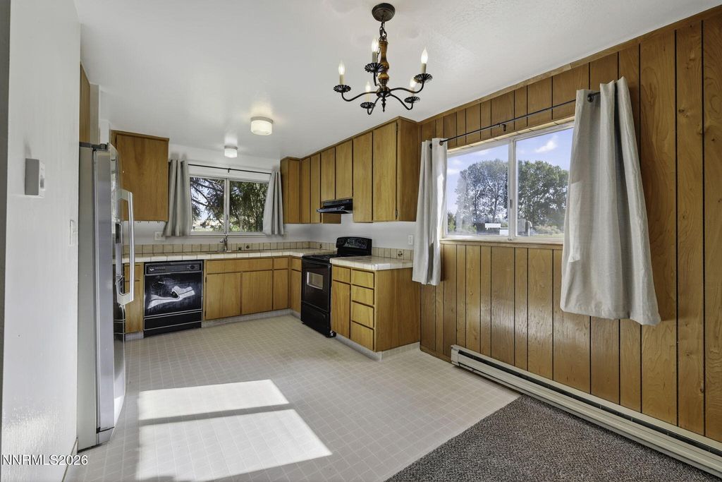 Image 13 of property listing at 1051 Riverview Drive, Gardnerville, NV 89460