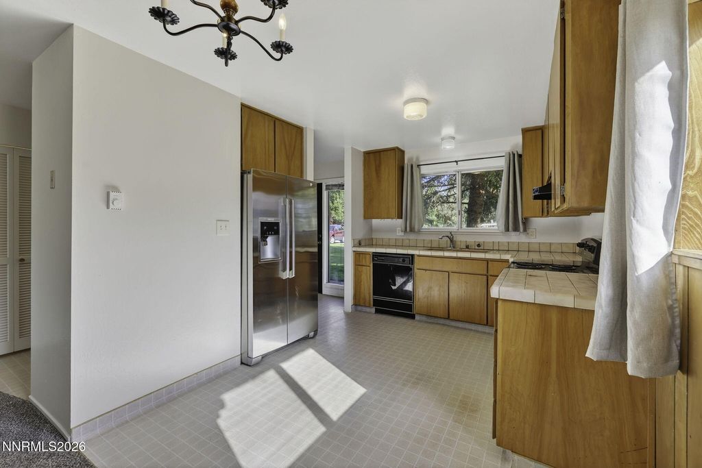 Image 14 of property listing at 1051 Riverview Drive, Gardnerville, NV 89460