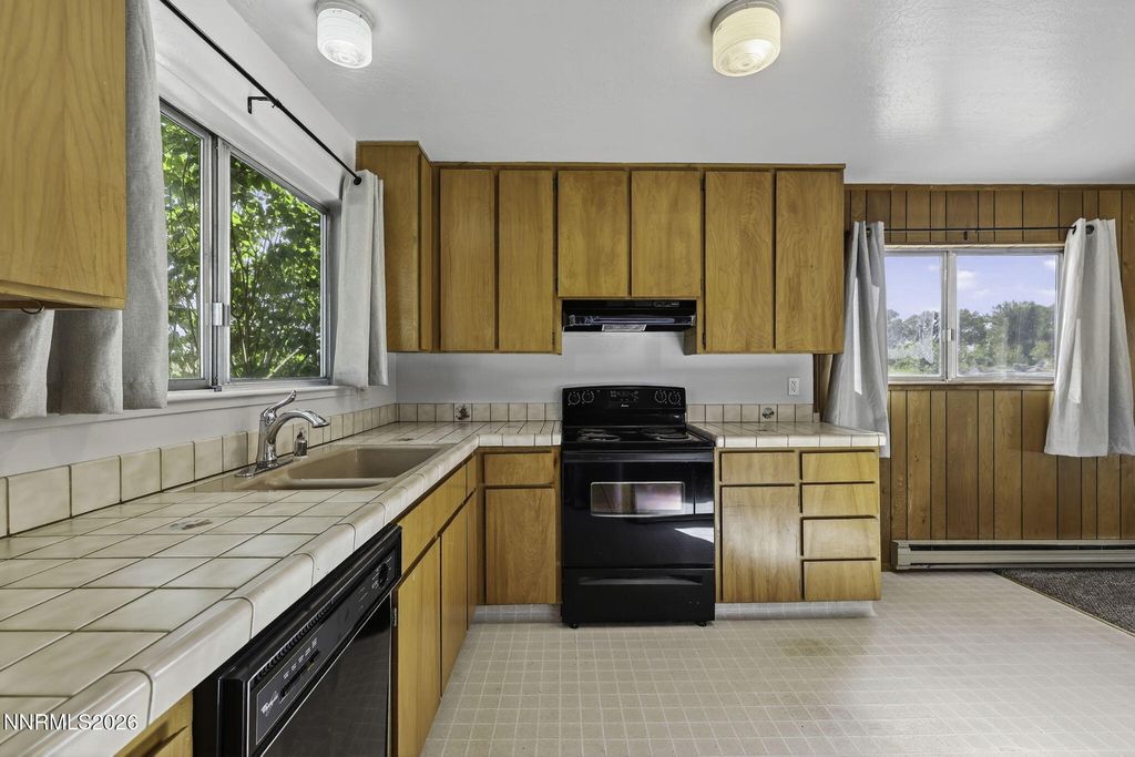 Image 17 of property listing at 1051 Riverview Drive, Gardnerville, NV 89460