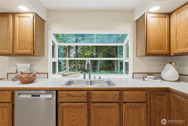 23038 NE 19th Drive, Sammamish, WA 98074