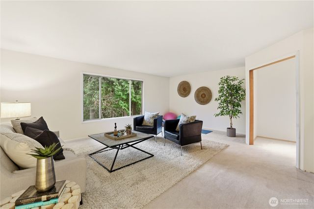 23038 NE 19th Drive, Sammamish, WA 98074