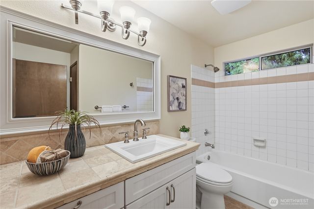 23038 NE 19th Drive, Sammamish, WA 98074