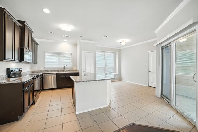 937 King George Lane, Savannah, TX 76227