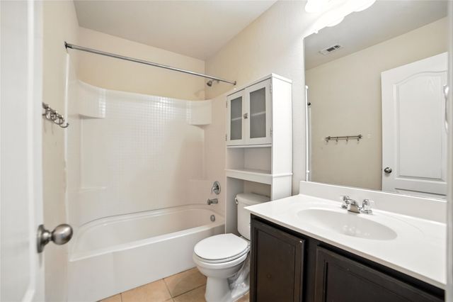 937 King George Lane, Savannah, TX 76227