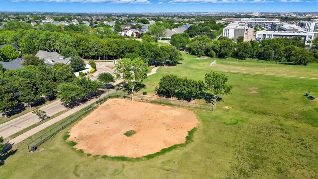 937 King George Lane, Savannah, TX 76227