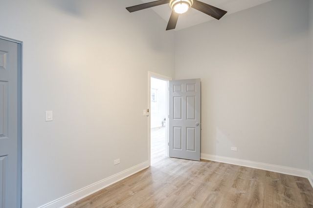 1013 W 18th Place, Chicago, IL 60608