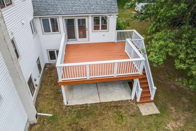 33 Dascomb Rd, Andover, MA 01810