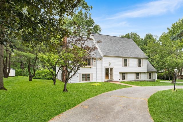 33 Dascomb Rd, Andover, MA 01810