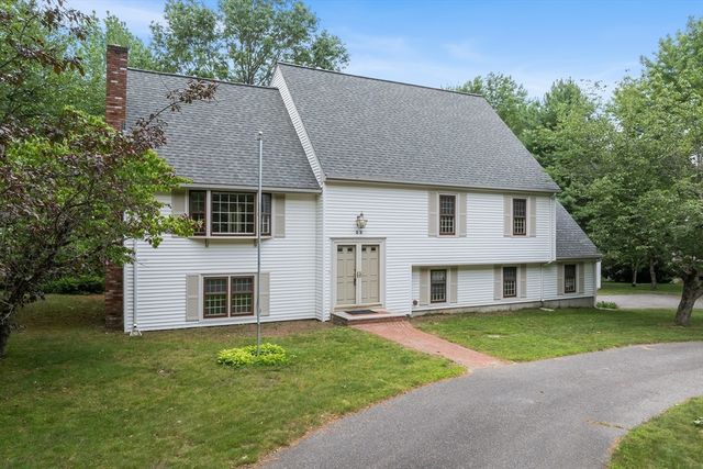 33 Dascomb Rd, Andover, MA 01810