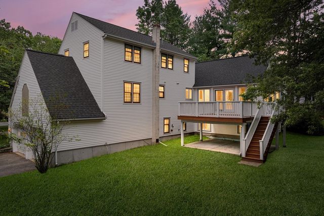 33 Dascomb Rd, Andover, MA 01810