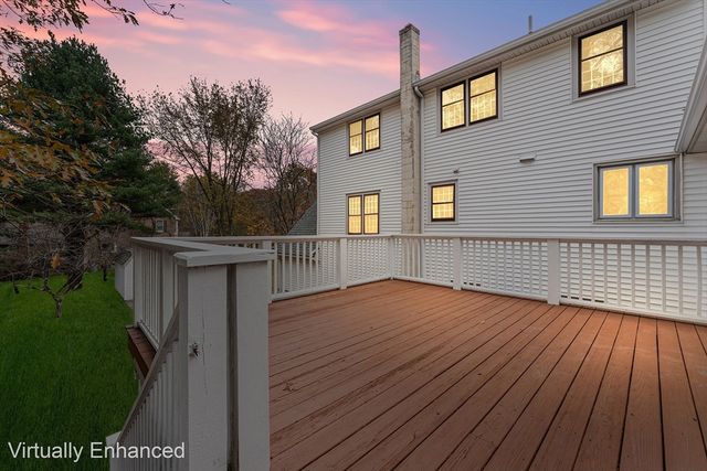 33 Dascomb Rd, Andover, MA 01810