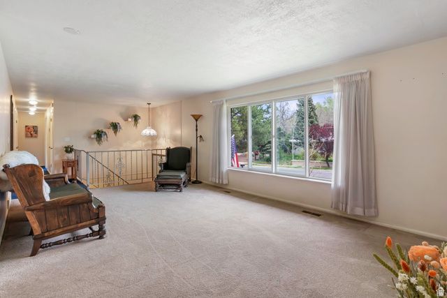 4851 KIWANA DR, South Ogden, UT 84403
