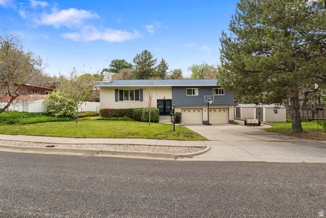 4851 KIWANA DR, South Ogden, UT 84403