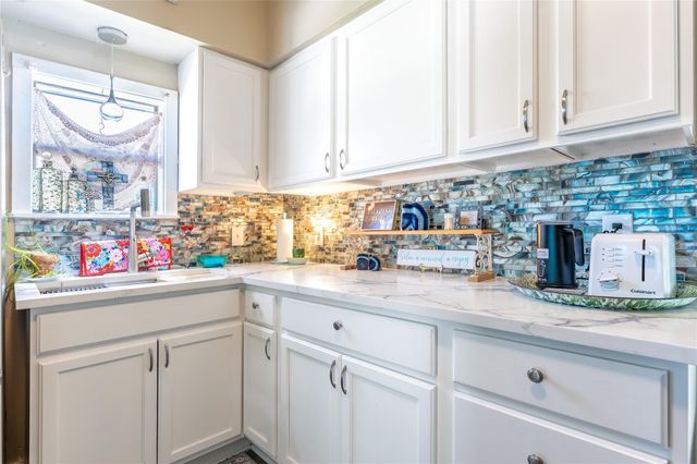 2314 34th Street, Galveston, TX 77550