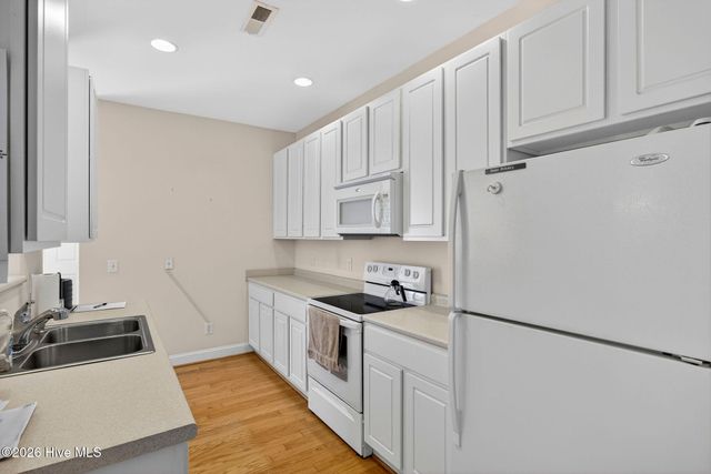 1655 Honeybee Lane, Wilmington, NC 28412