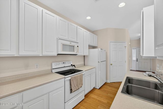 1655 Honeybee Lane, Wilmington, NC 28412