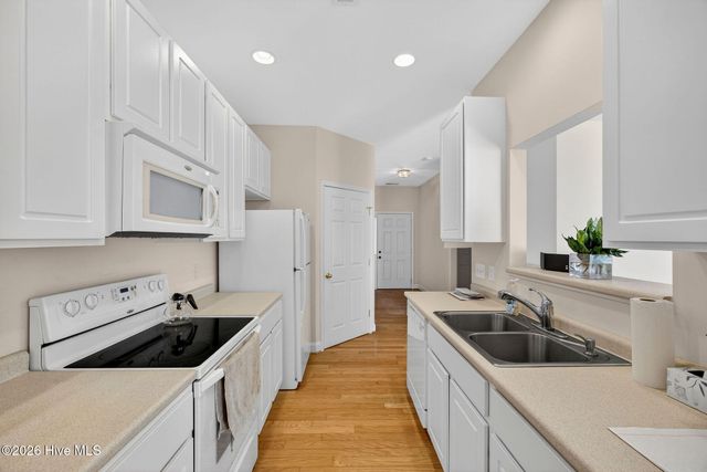 1655 Honeybee Lane, Wilmington, NC 28412