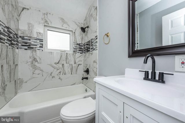 813 MIDDLESEX RD, Baltimore, MD 21221