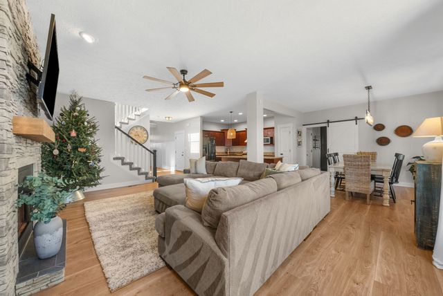 2253 Fairfax Dr, Clarksville, TN 37043