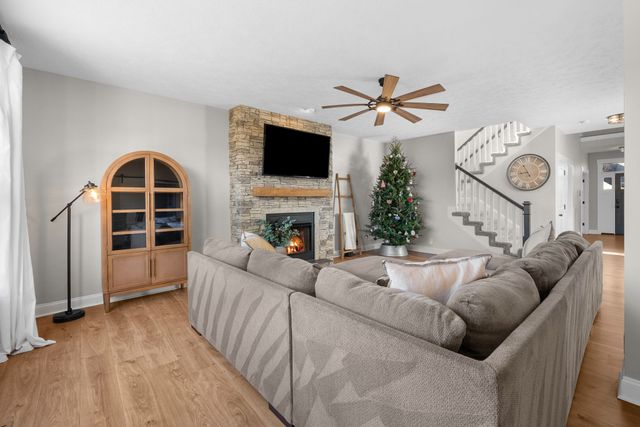 2253 Fairfax Dr, Clarksville, TN 37043