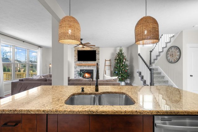 2253 Fairfax Dr, Clarksville, TN 37043