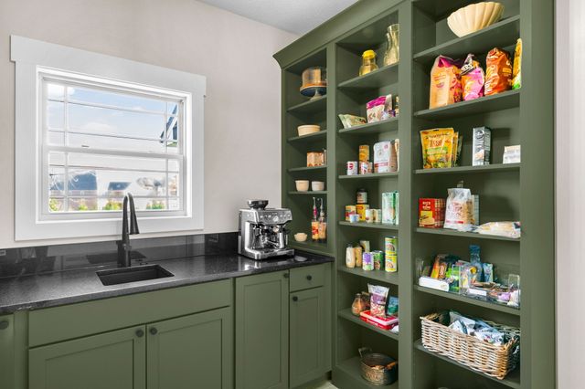 2253 Fairfax Dr, Clarksville, TN 37043