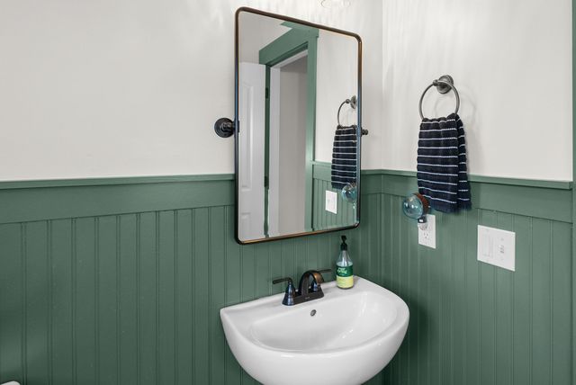 2253 Fairfax Dr, Clarksville, TN 37043