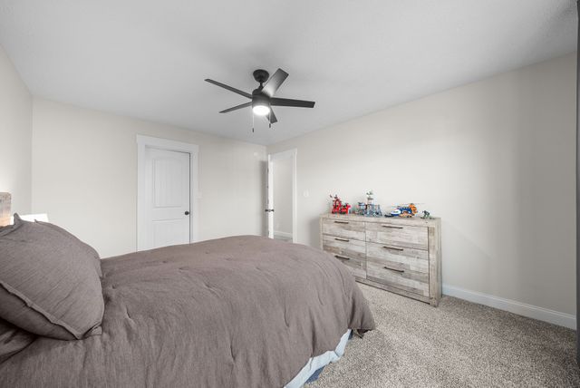 2253 Fairfax Dr, Clarksville, TN 37043