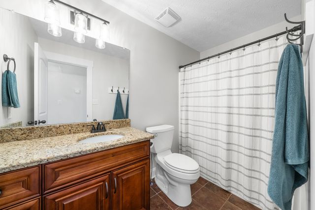 2253 Fairfax Dr, Clarksville, TN 37043