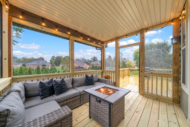 2253 Fairfax Dr, Clarksville, TN 37043